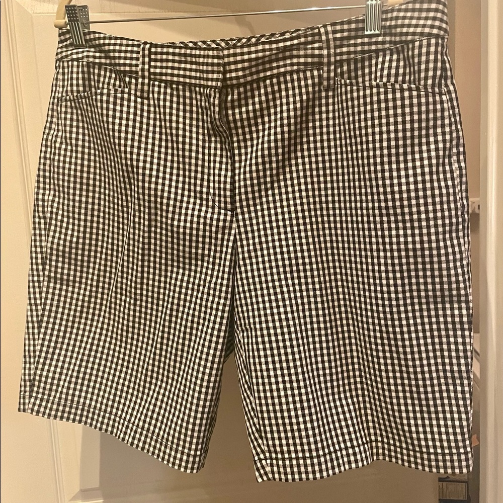 NWOT size 14 Lands End shorts never worn